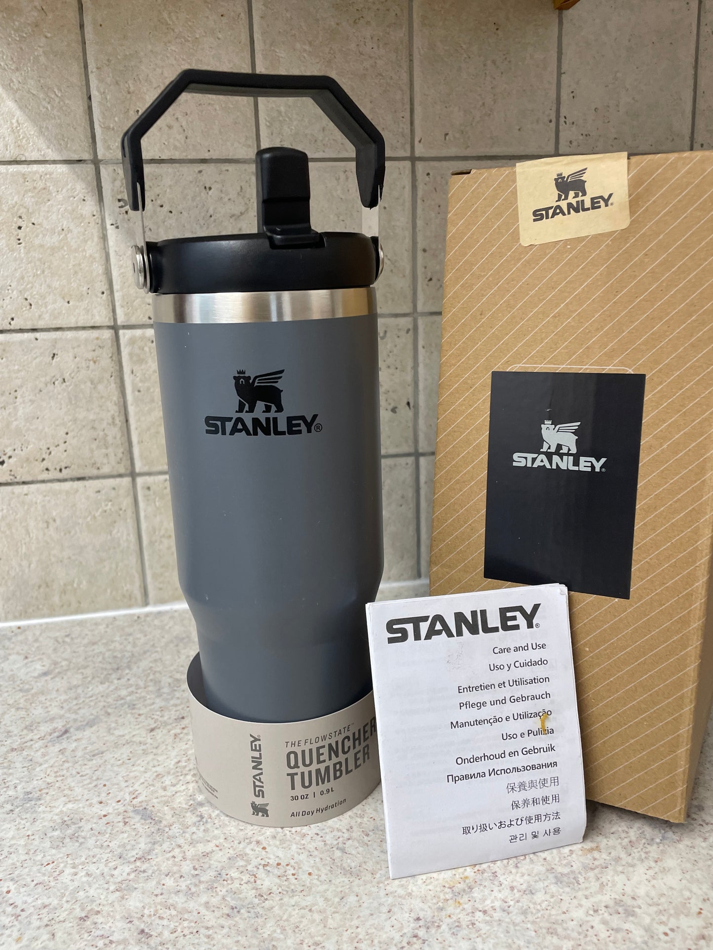 30 oz Stanley  Cup with Straw and Stainless Steel Sports Water Bottle Hot and Cold Drinks