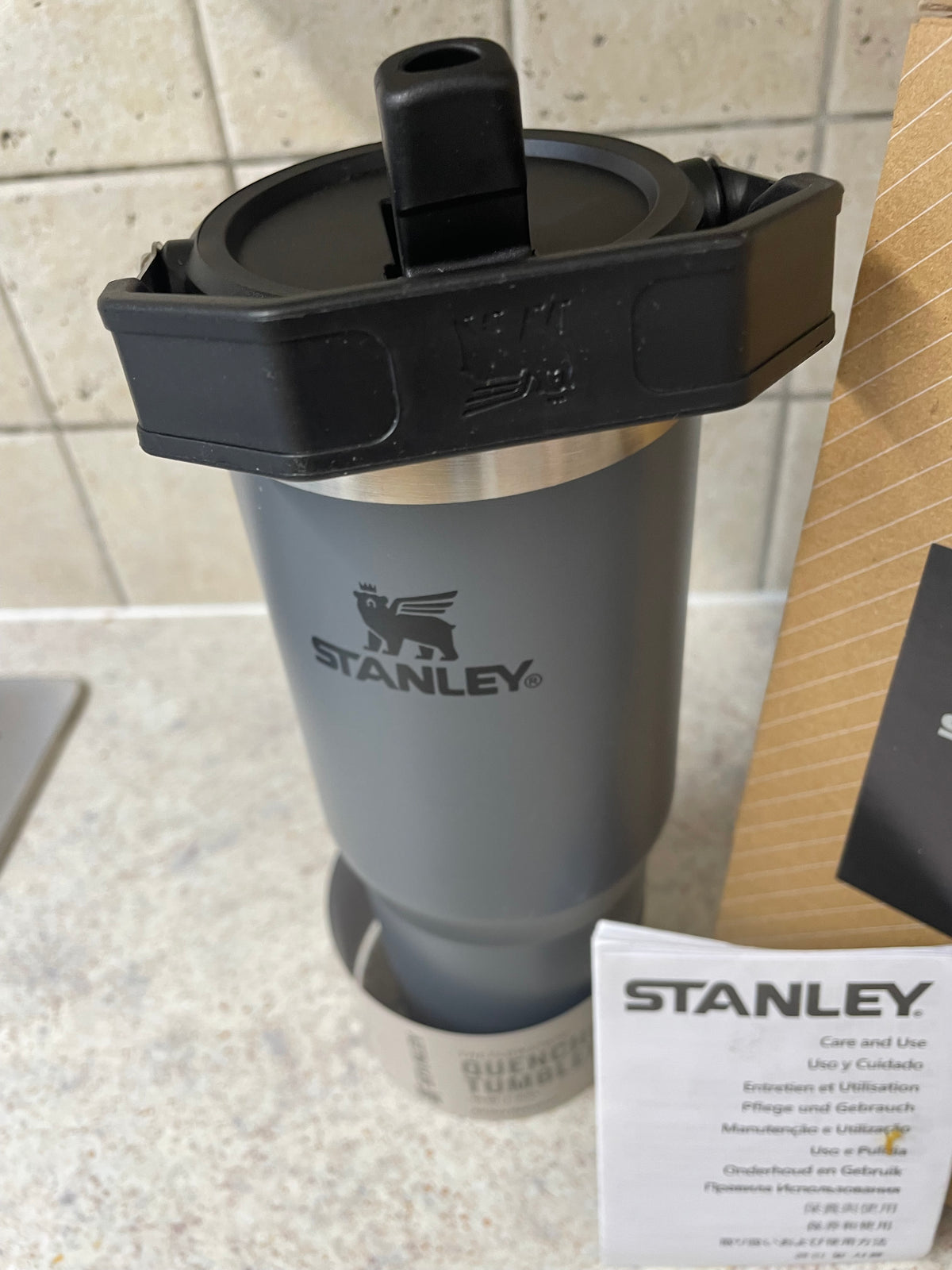 30 oz Stanley  Cup with Straw and Stainless Steel Sports Water Bottle Hot and Cold Drinks