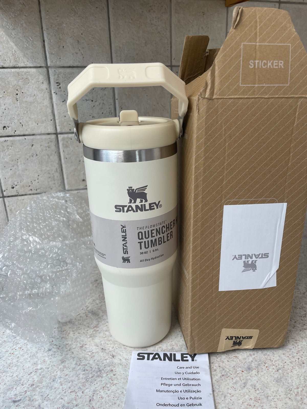 30 oz Stanley  Cup with Straw and Stainless Steel Sports Water Bottle Hot and Cold Drinks