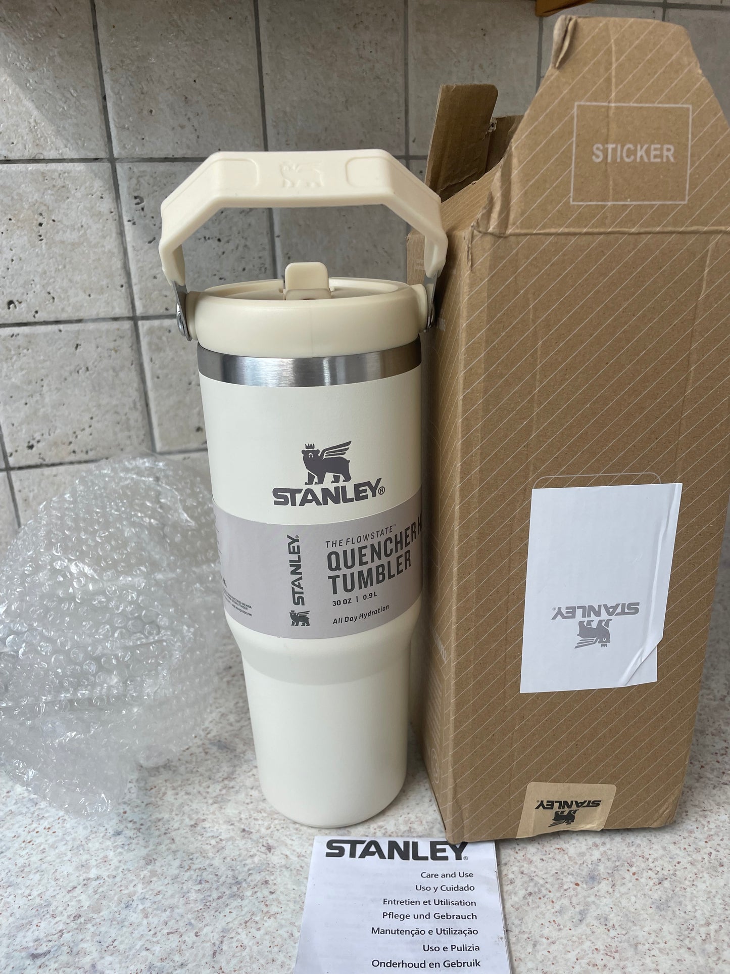 30 oz Stanley  Cup with Straw and Stainless Steel Sports Water Bottle Hot and Cold Drinks